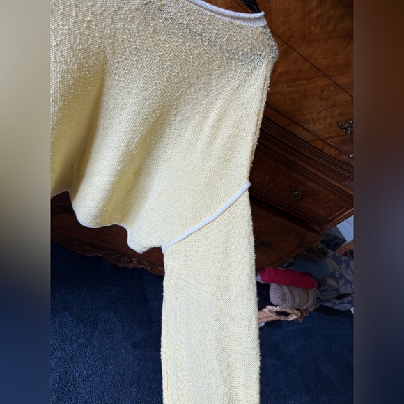 Textured Yellow Sweater - Picture 4 of 4
